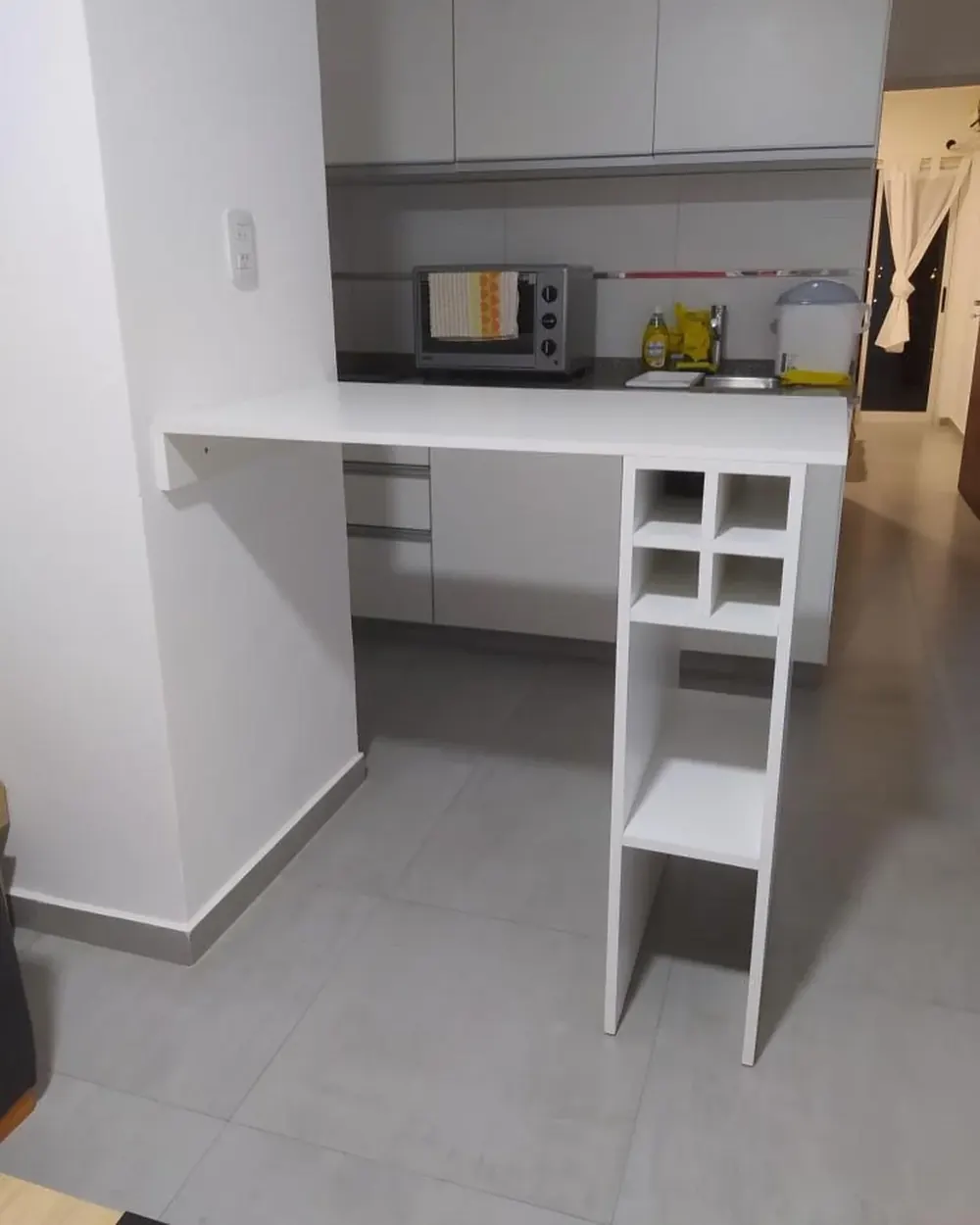 Isla de Cocina con Vinoteca