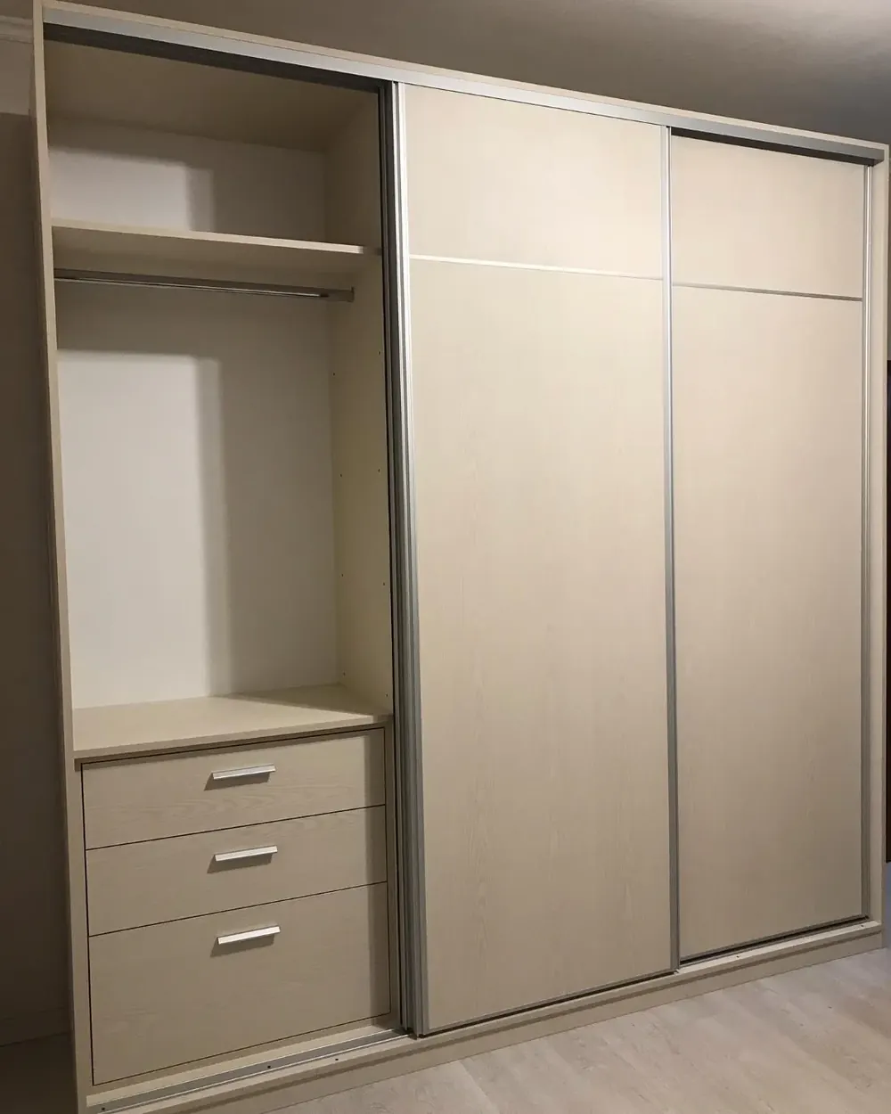 Placard Abierto con Cajones